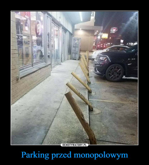 Parking przed monopolowym